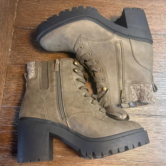 Nwt torrid sock detail hiker boots size 9.5WW - Picture 7 of 12